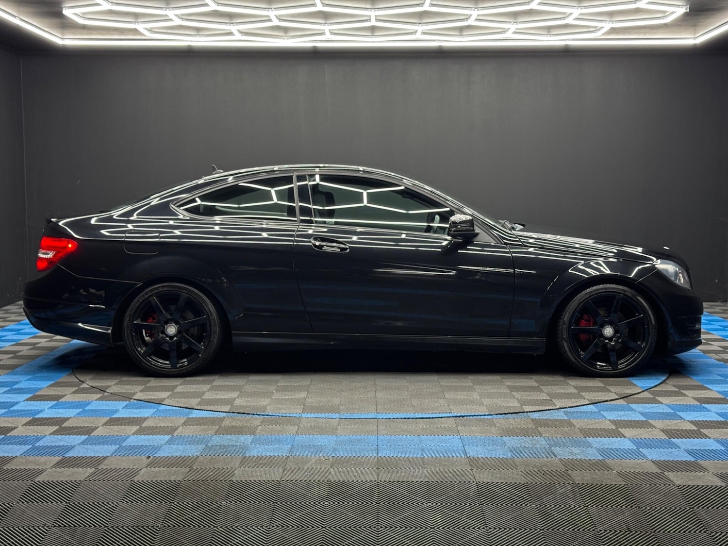 Used Mercedes-Benz C Class 2015 for sale - 77163509: Photo 4