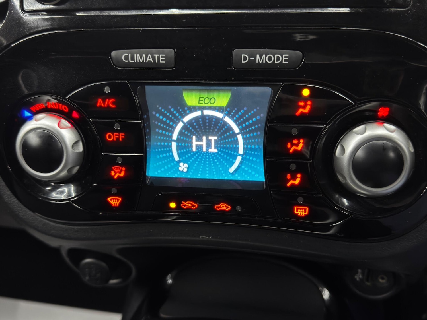 Used Nissan Juke 2014 for sale - 76632968: Photo 25