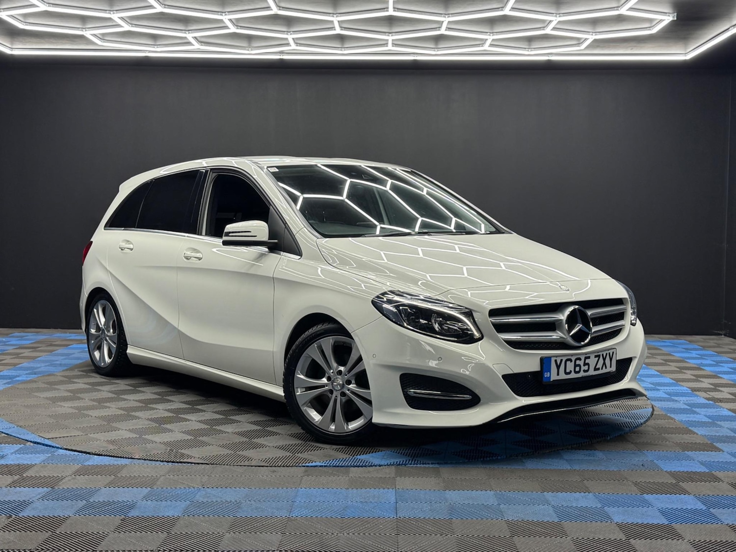 Used Mercedes-Benz B Class 2016 for sale - 76839504: Photo 1