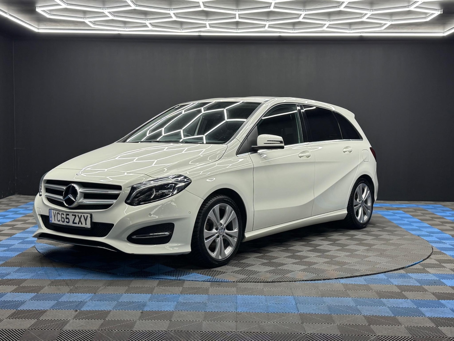 Used Mercedes-Benz B Class 2016 for sale - 76839504: Photo 3