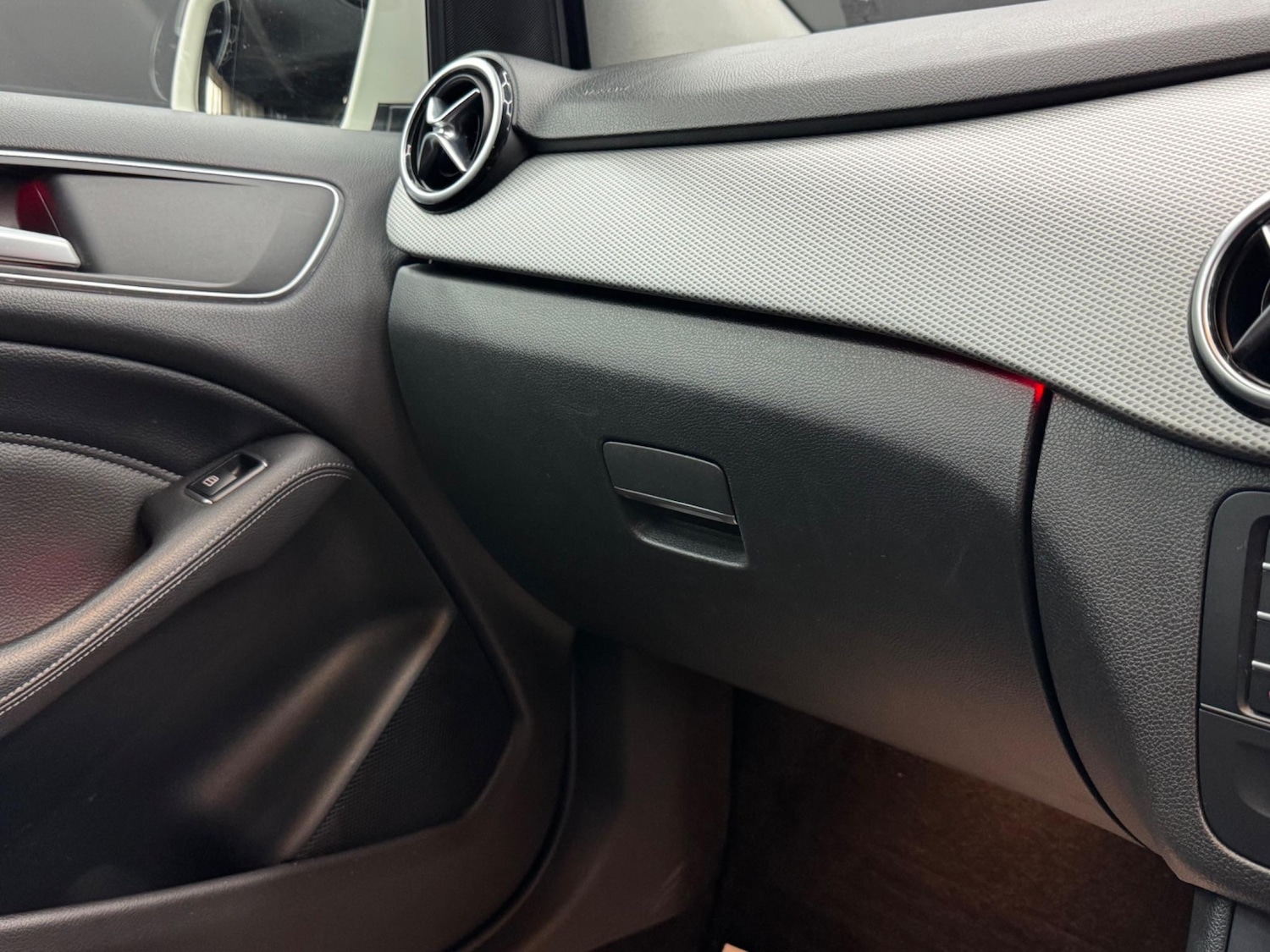 Used Mercedes-Benz B Class 2016 for sale - 76839504: Photo 33