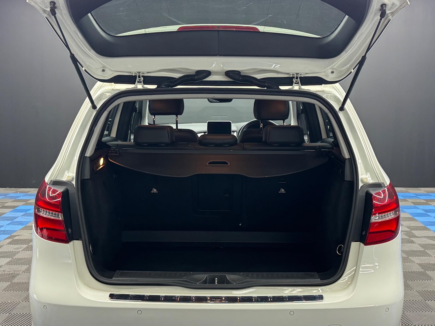 Used Mercedes-Benz B Class 2016 for sale - 76839504: Photo 34