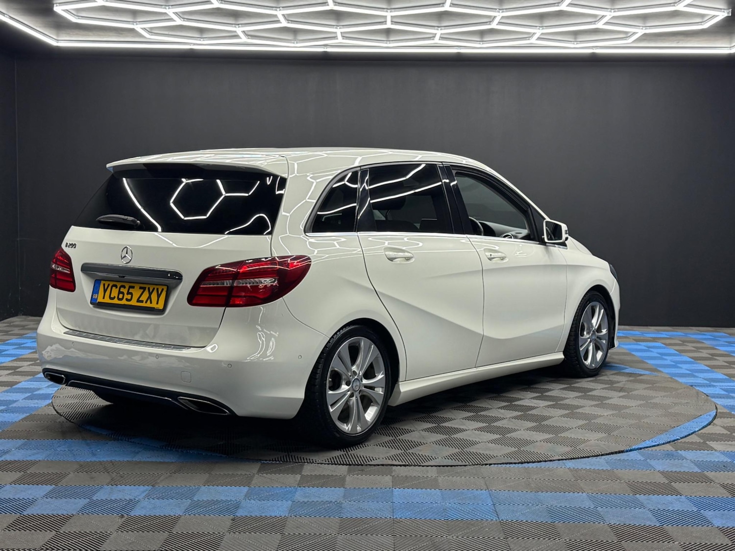 Used Mercedes-Benz B Class 2016 for sale - 76839504: Photo 5