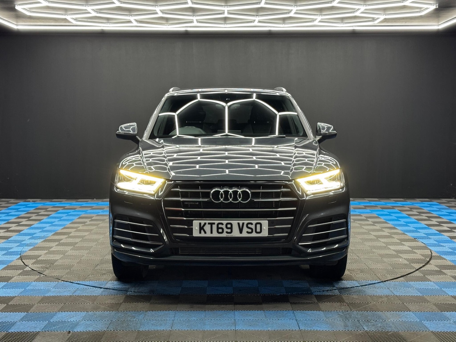 Used Audi Q5 2020 for sale - 77598735: Photo 2