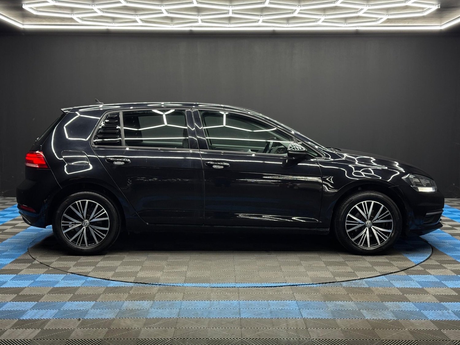 Used Volkswagen Golf 2018 for sale - 77993771: Photo 4