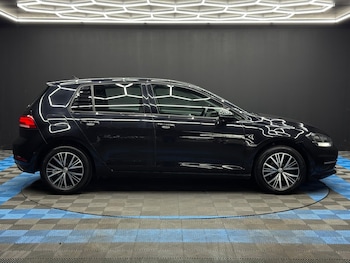 Used Volkswagen Golf 2018 for sale - 77993771: Photo