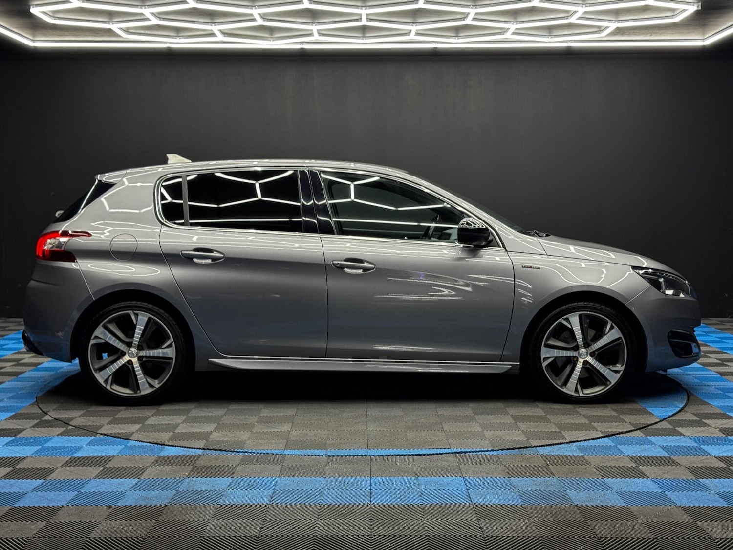 Used Peugeot 308 2016 for sale - 76714461: Photo 4