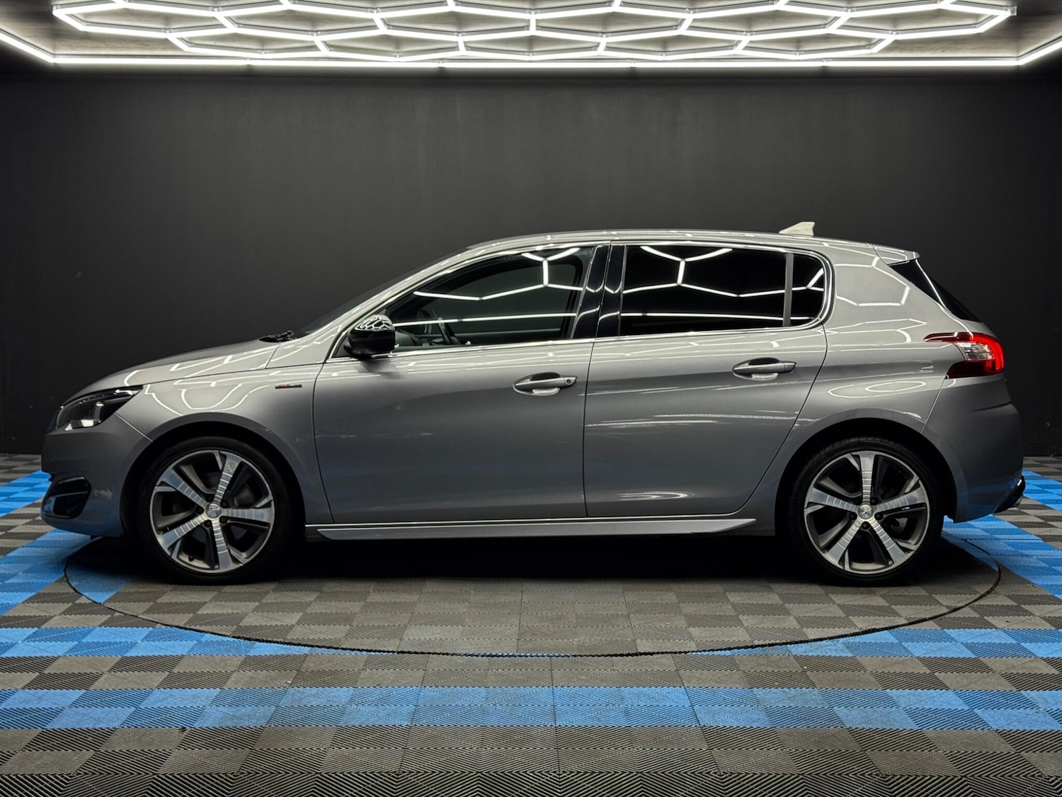 Used Peugeot 308 2016 for sale - 76714461: Photo 8