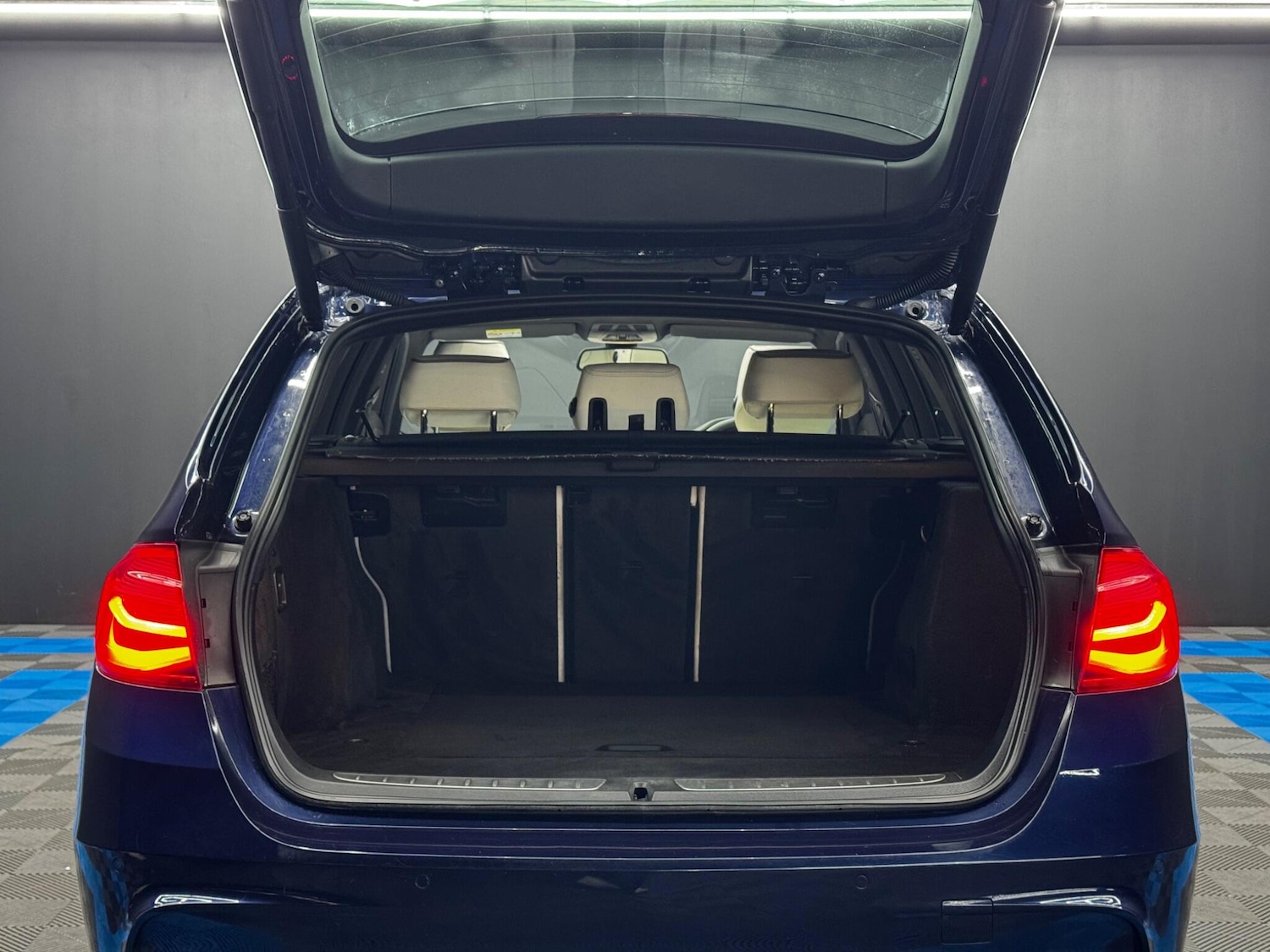 Used BMW 3 Series 2016 for sale - 76441355: Photo 42