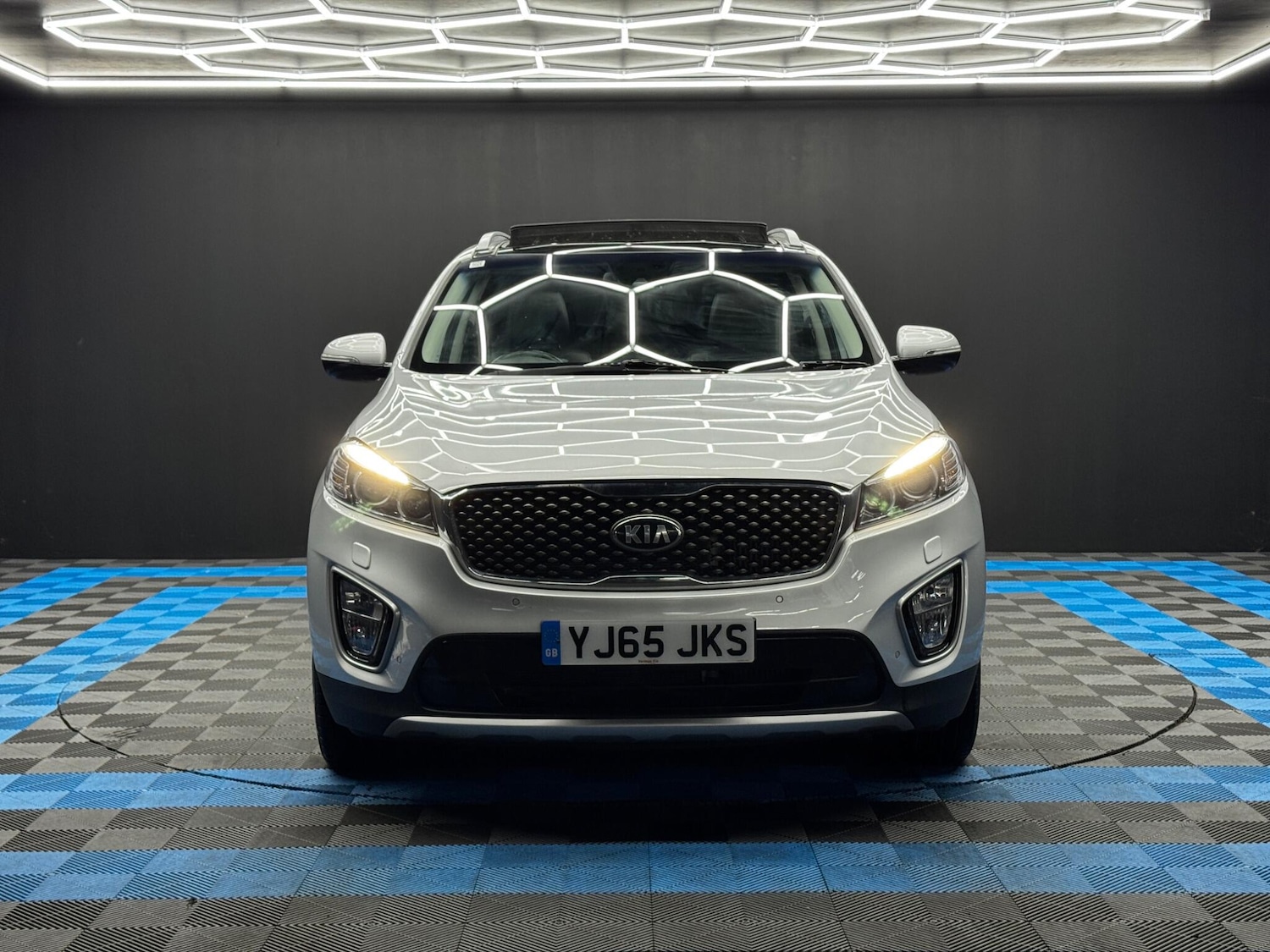 Used Kia Sorento 2015 for sale - 76832220: Photo 2