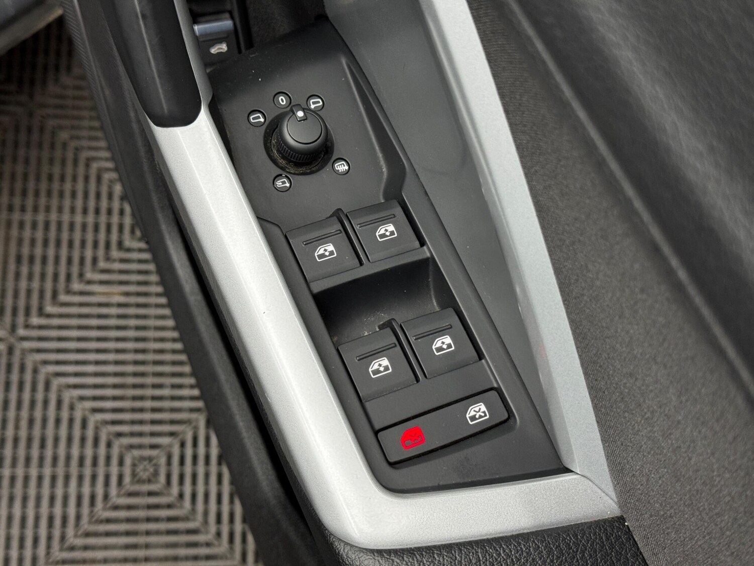 Used Audi Q3 for sale - 77940671: Photo 45