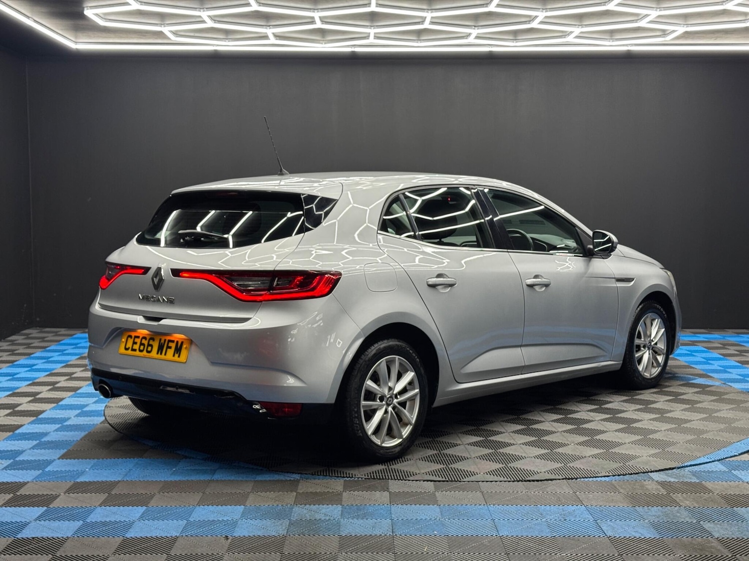 Used Renault Megane 2016 for sale - 77939930: Photo 5
