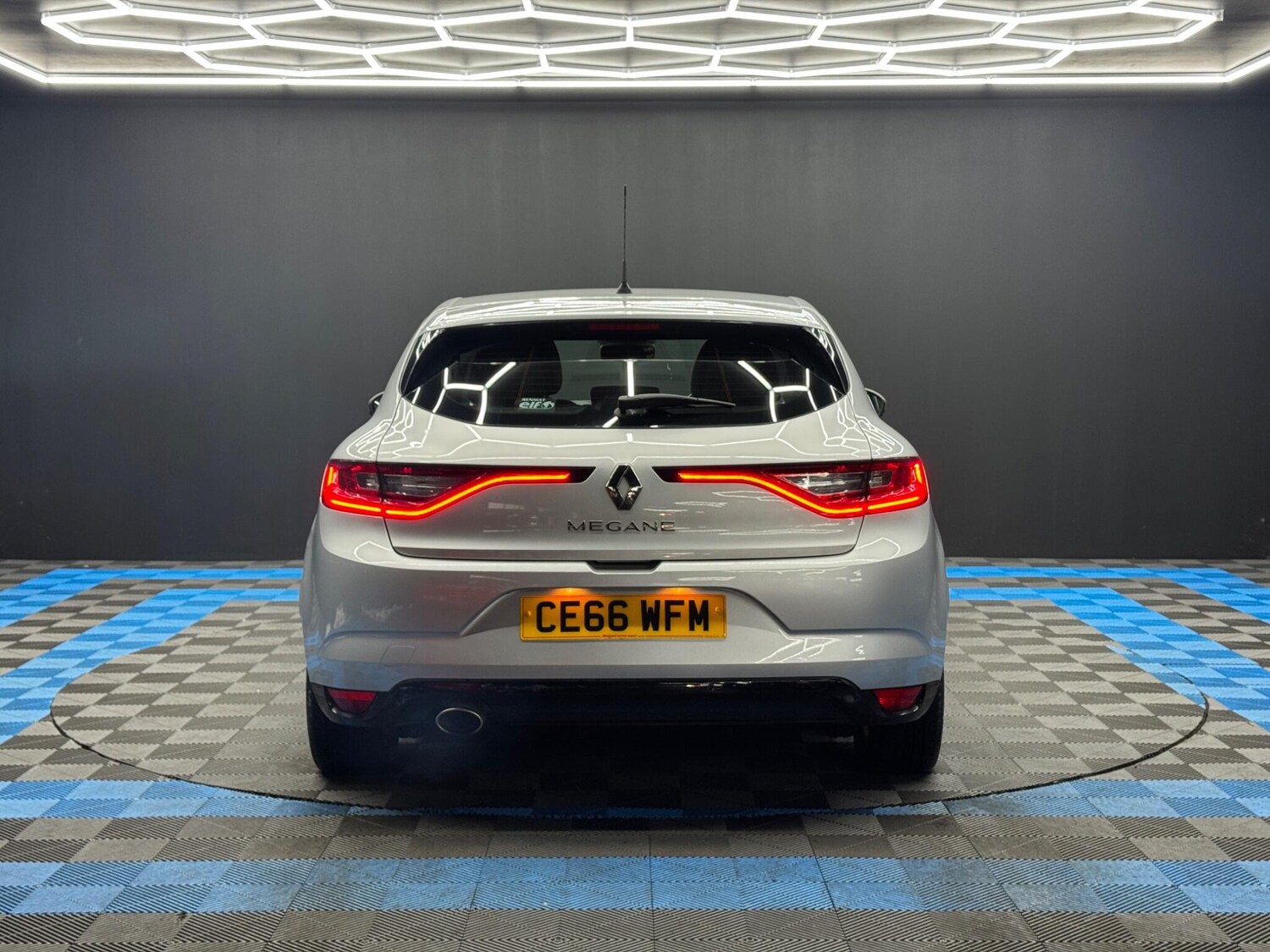 Used Renault Megane 2016 for sale - 77939930: Photo 6