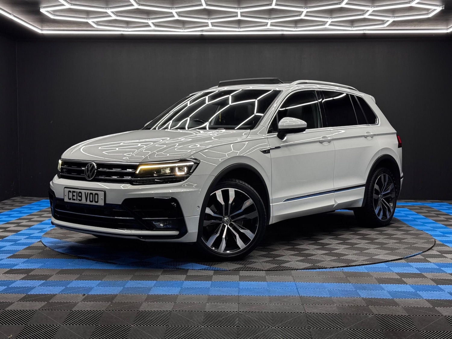 Used Volkswagen Tiguan 2019 for sale - 76012574: Photo 3