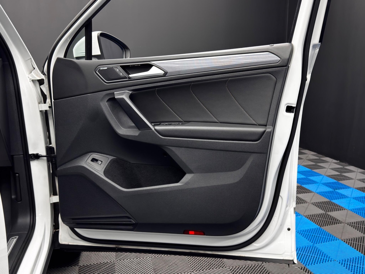 Used Volkswagen Tiguan 2019 for sale - 76012574: Photo 41