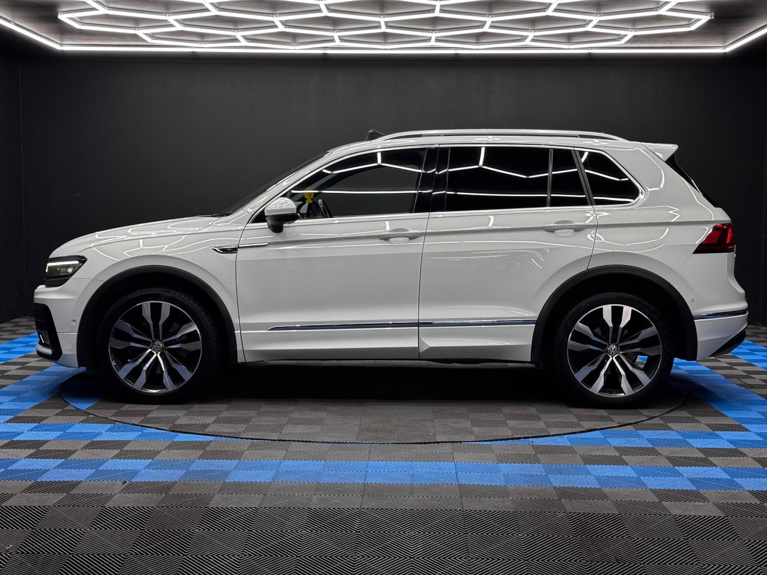 Used Volkswagen Tiguan 2019 for sale - 76012574: Photo 8