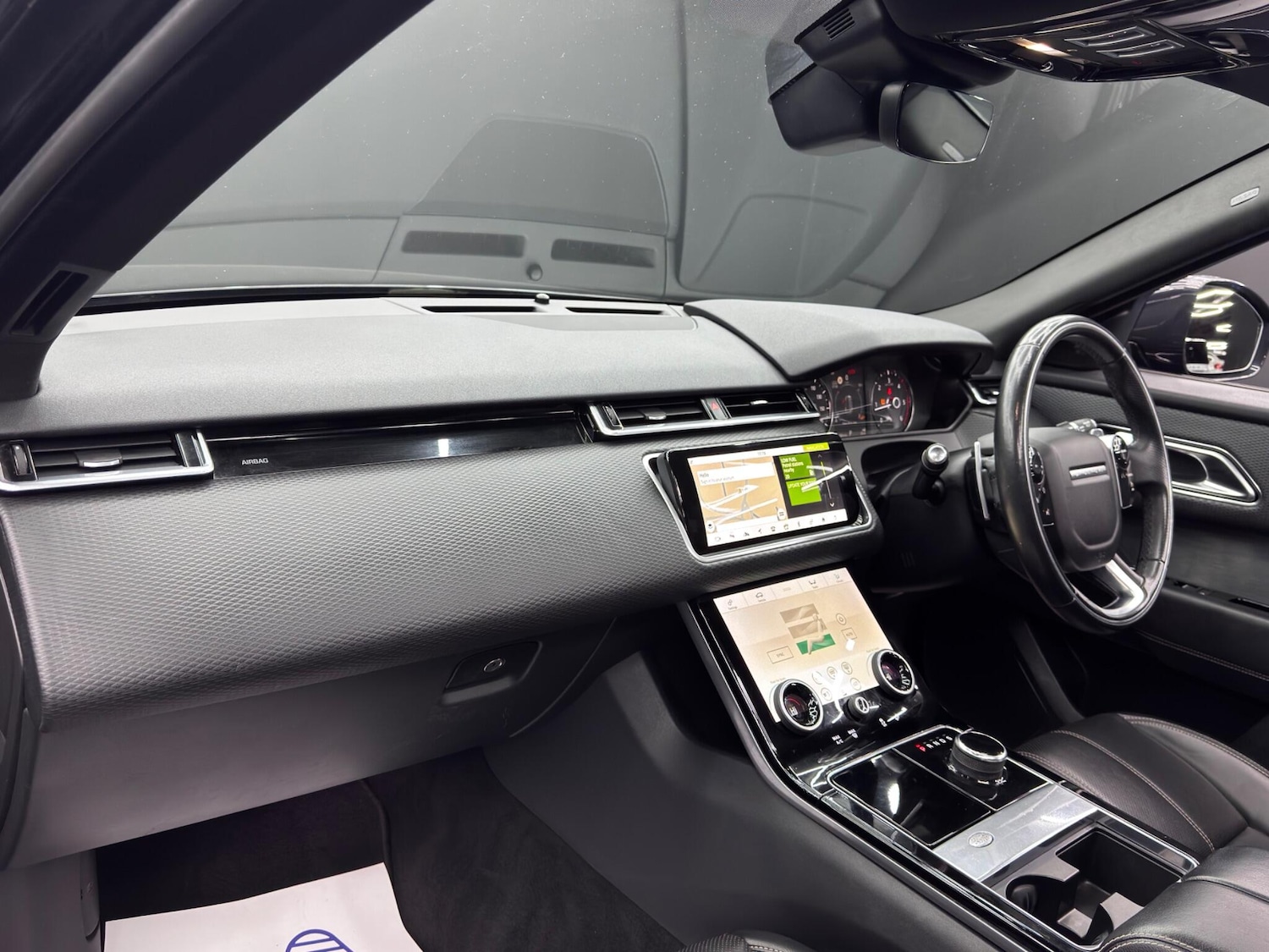 Used Land Rover Range Rover Velar 2018 for sale - 76349579: Photo 11