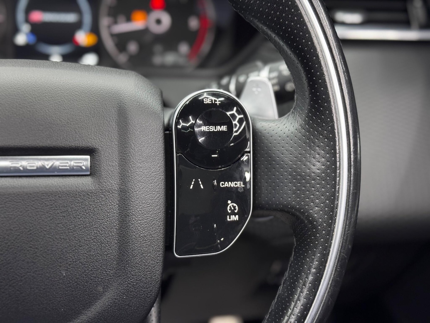 Used Land Rover Range Rover Velar 2018 for sale - 76349579: Photo 21