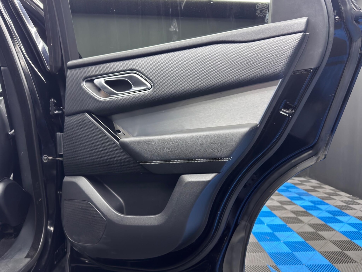 Used Land Rover Range Rover Velar 2018 for sale - 76349579: Photo 47