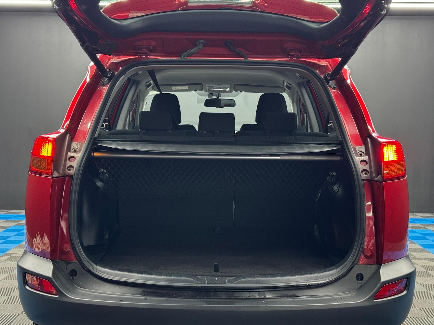 Used Toyota RAV4 2015 for sale - 77625281: Photo 29