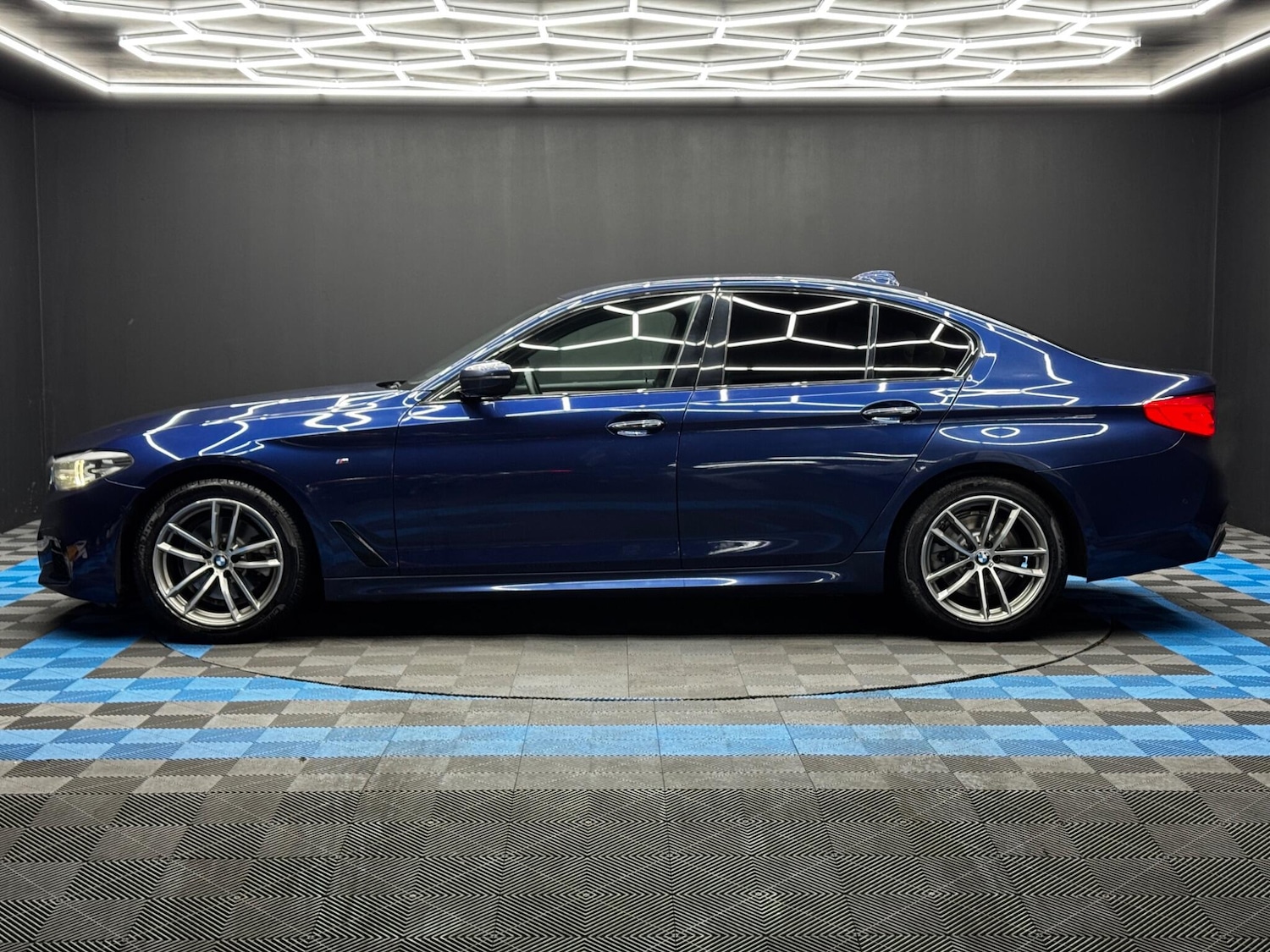 Used BMW 5 Series 2018 for sale - 76658778: Photo 8