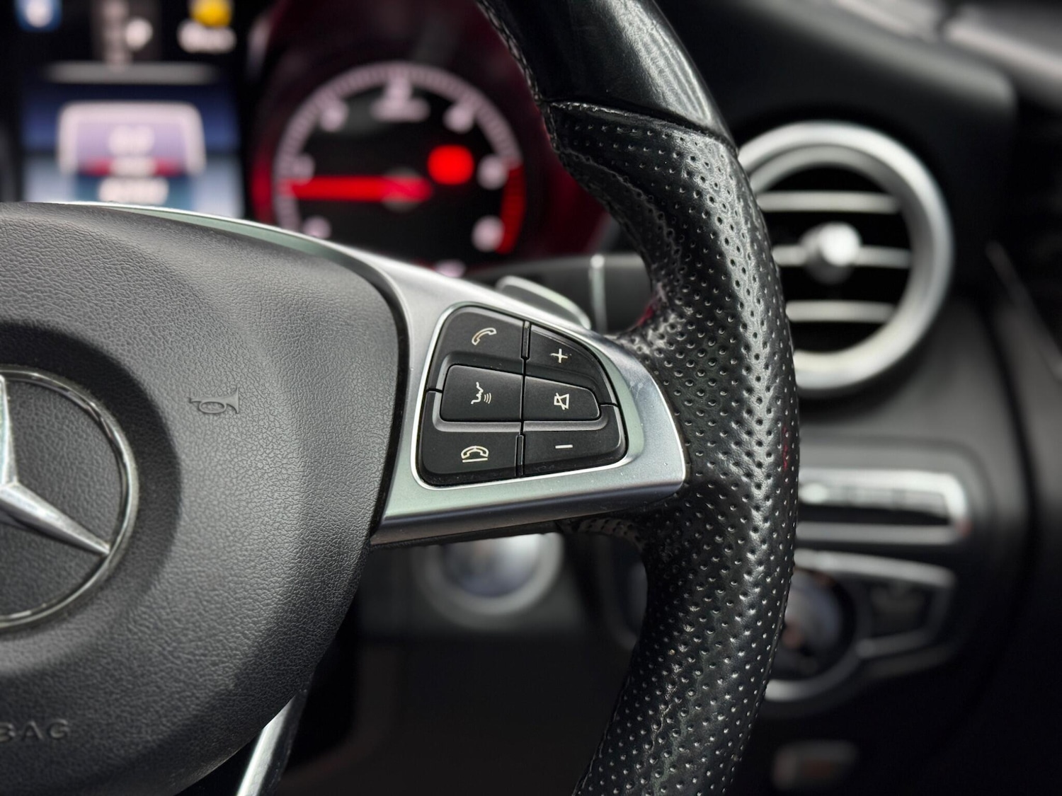 Used Mercedes-Benz GLC for sale - 77793909: Photo 21