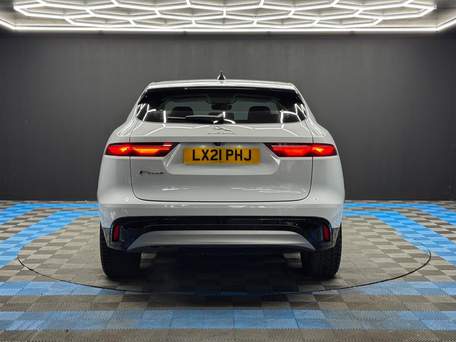 Used Jaguar F-Pace 2021 for sale - 77957829: Photo 6