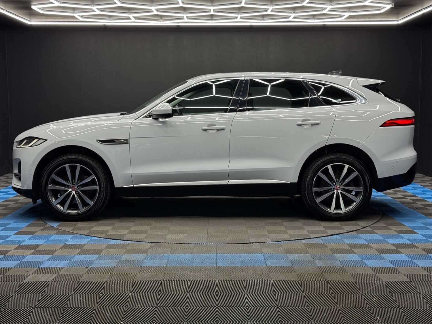 Used Jaguar F-Pace 2021 for sale - 77957829: Photo 8