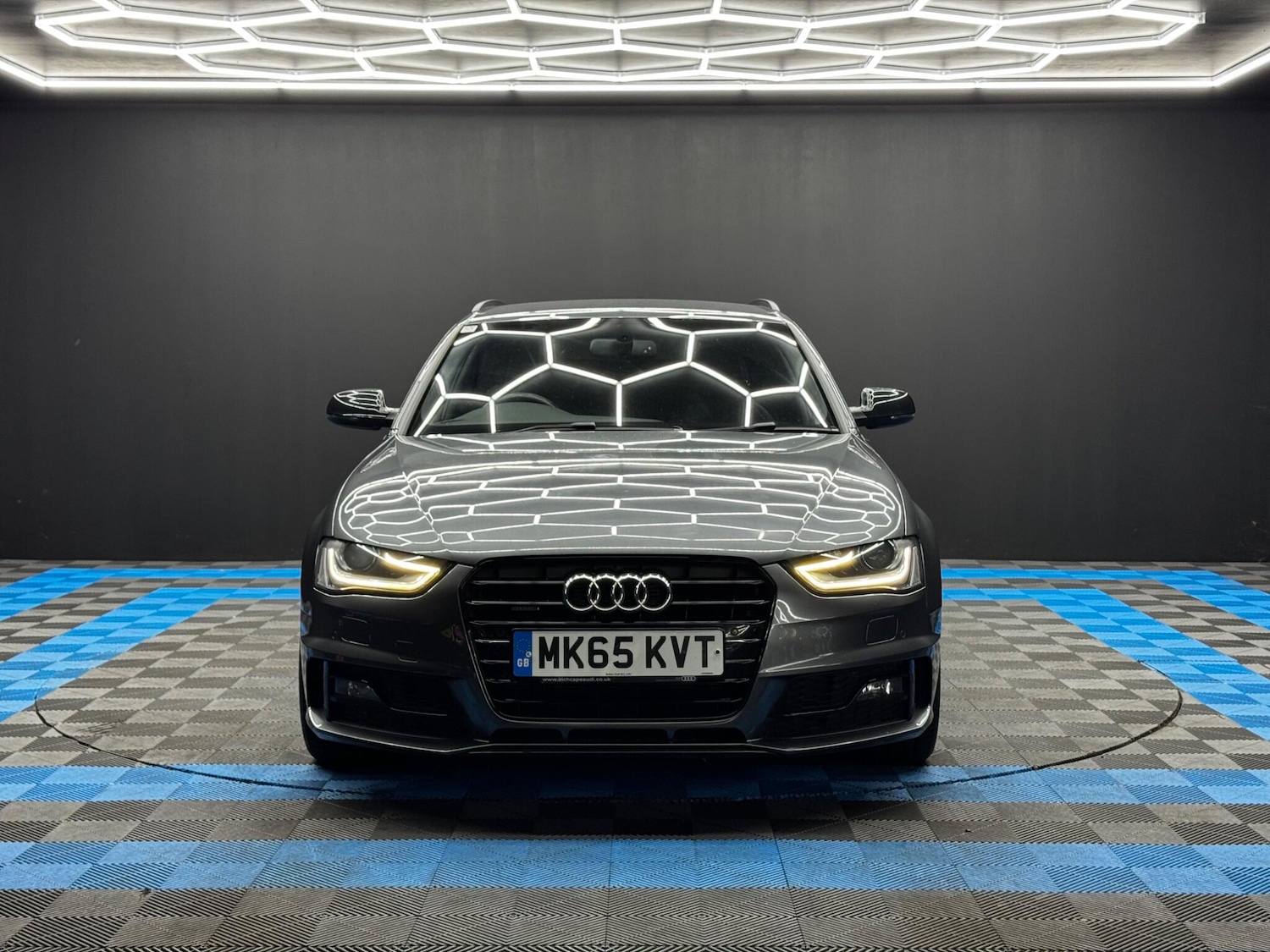 Used Audi A4 2015 for sale - 76549173: Photo 2