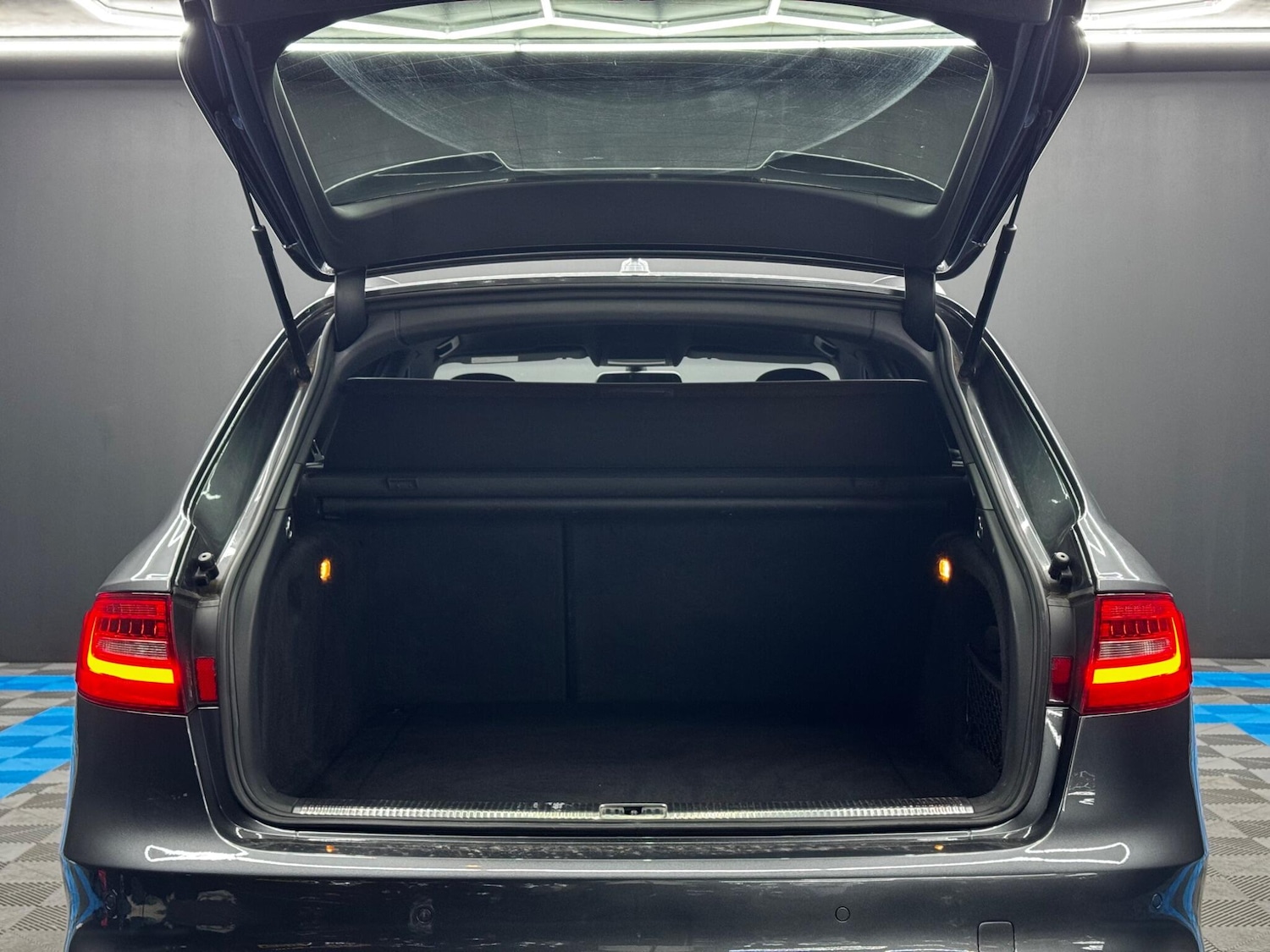 Used Audi A4 2015 for sale - 76549173: Photo 36