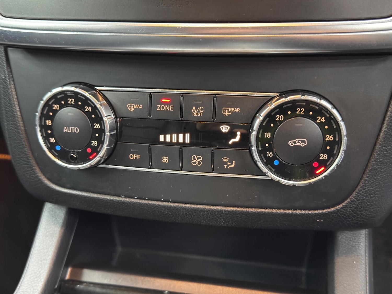 Used Mercedes-Benz GL Class 2013 for sale - 77330982: Photo 29