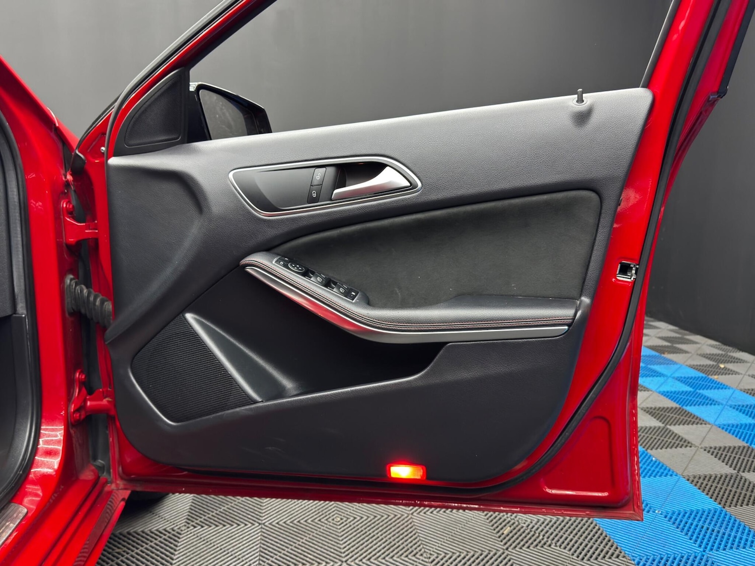 Used Mercedes-Benz A-Class 2014 for sale - 78086545: Photo 36