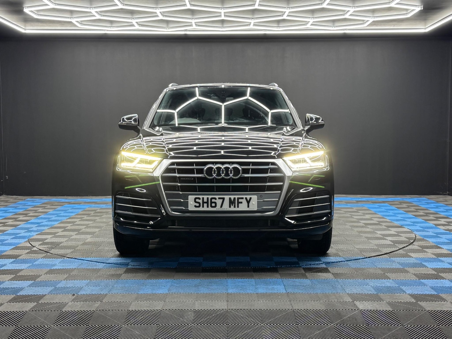 Used Audi Q5 2017 for sale - 77359128: Photo 2