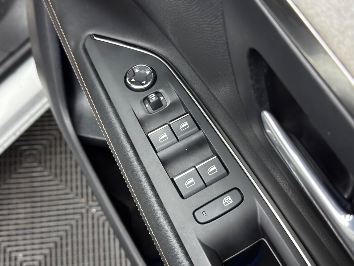 Used Peugeot 3008 2021 for sale - 77386952: Photo 41