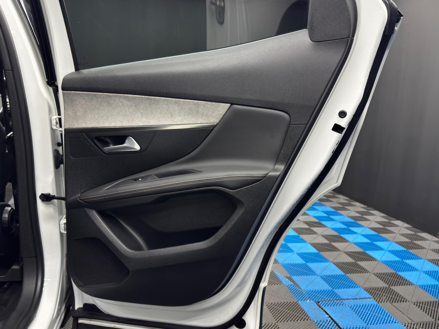 Used Peugeot 3008 2021 for sale - 77386952: Photo 42