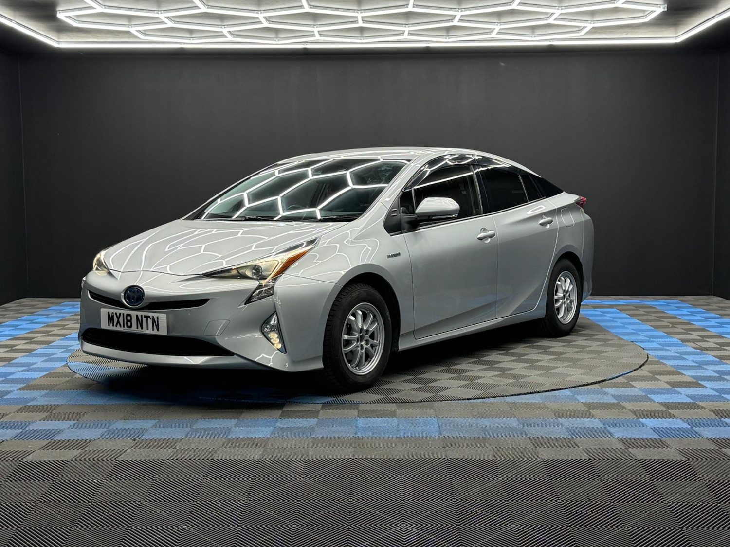 Used Toyota Prius for sale - 76991154: Photo 3