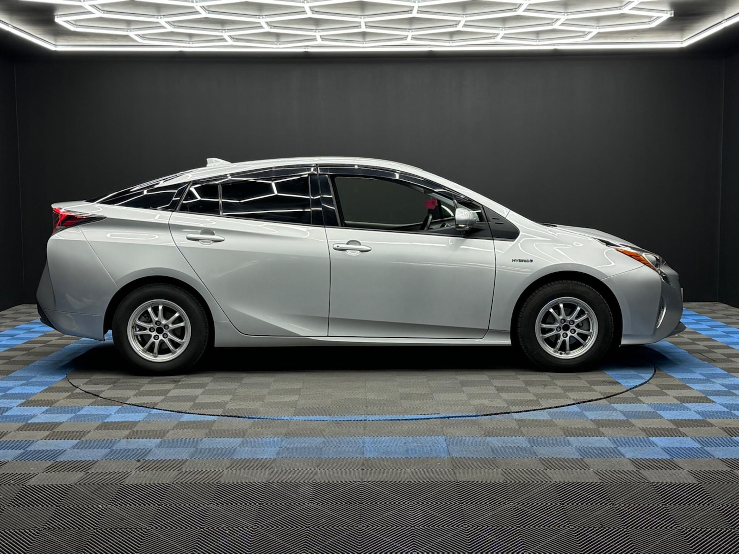 Used Toyota Prius for sale - 76991154: Photo 4
