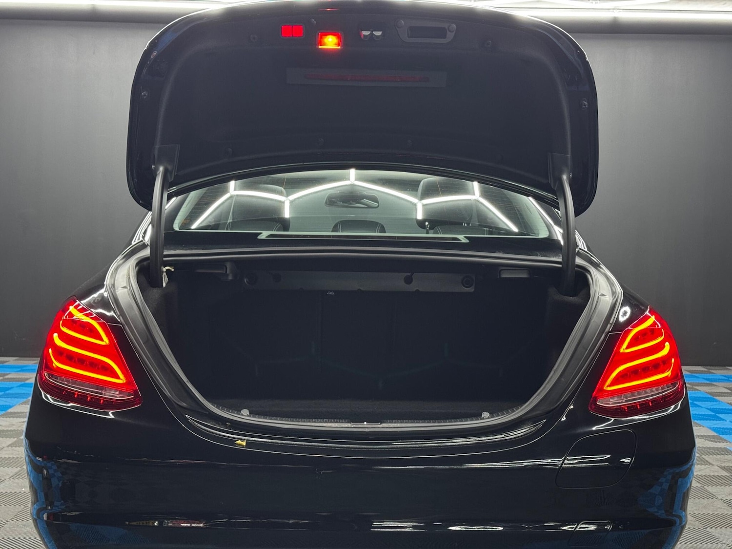 Used Mercedes-Benz C Class 2017 for sale - 76440667: Photo 38