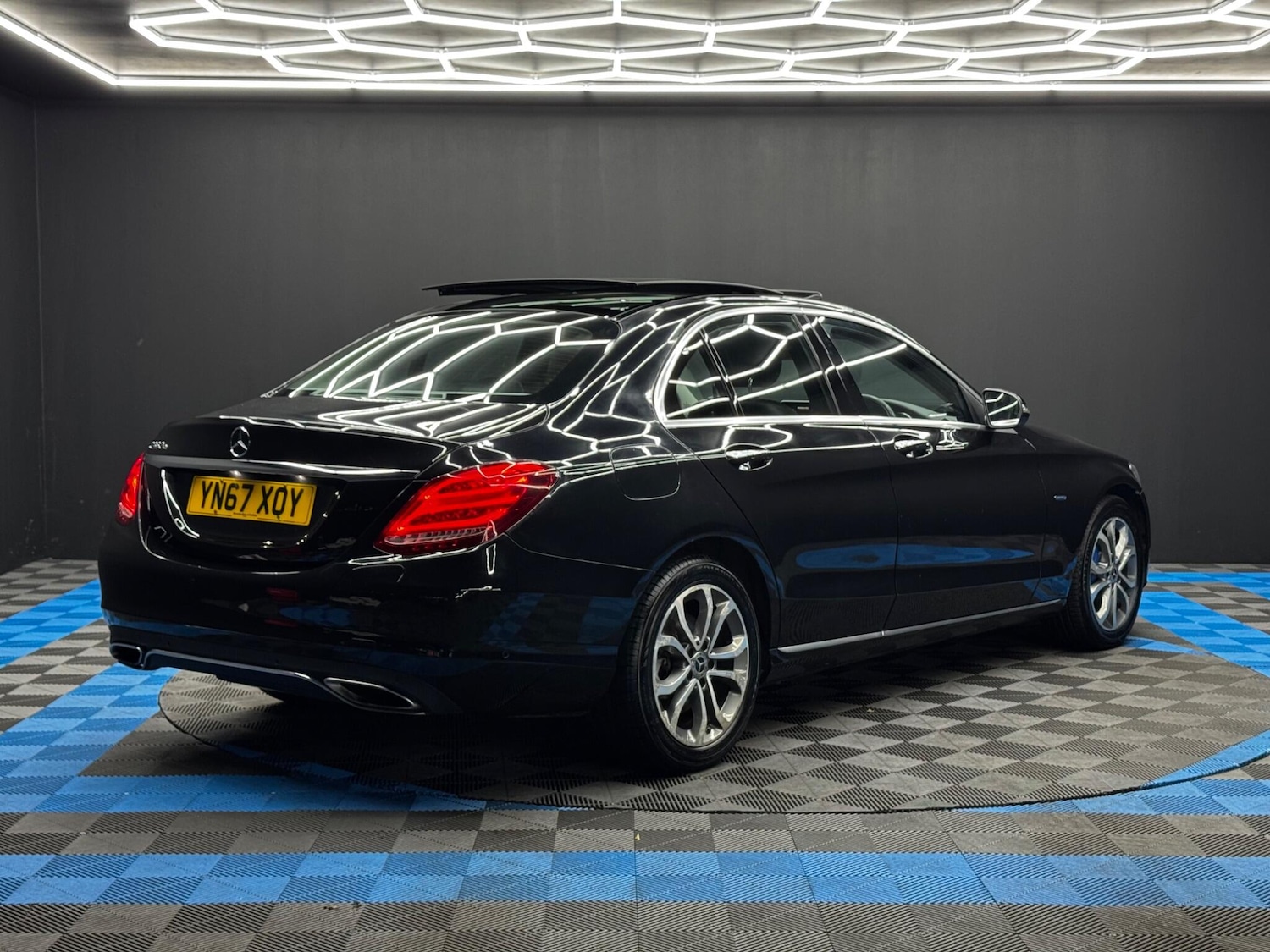 Used Mercedes-Benz C Class 2017 for sale - 76440667: Photo 5