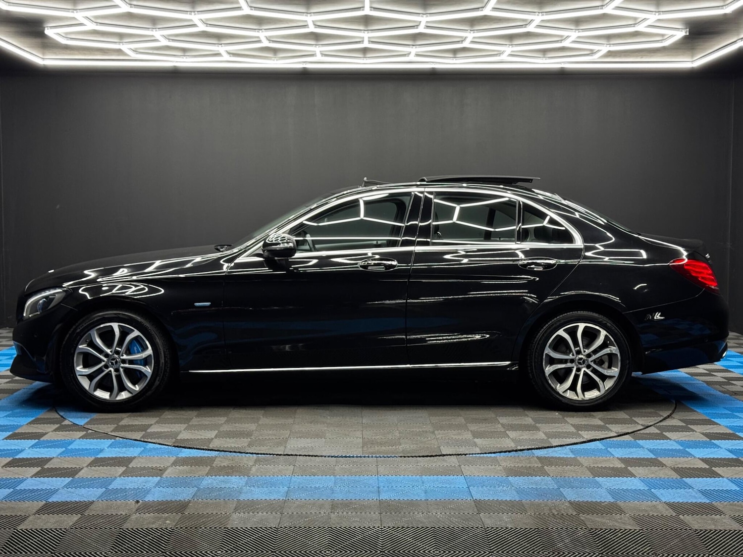 Used Mercedes-Benz C Class 2017 for sale - 76440667: Photo 7