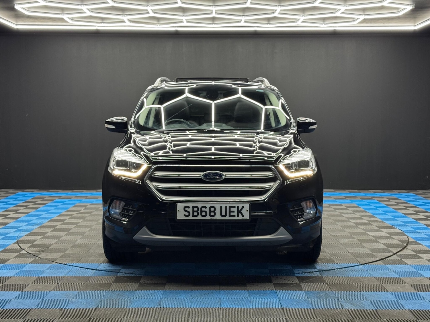 Used Ford Kuga 2018 for sale - 77130873: Photo 2