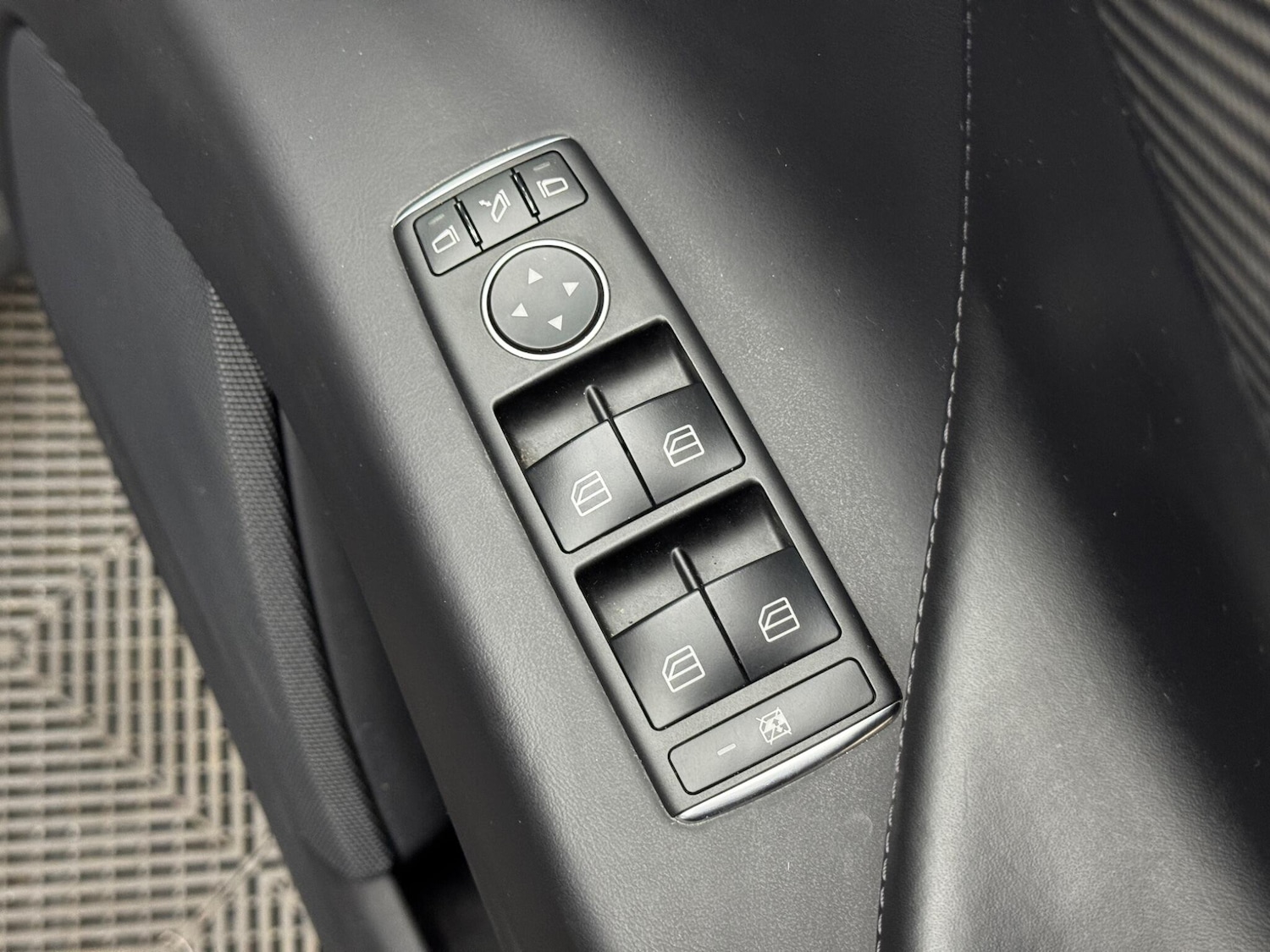 Used Tesla Model X 2017 for sale - 77853220: Photo 45