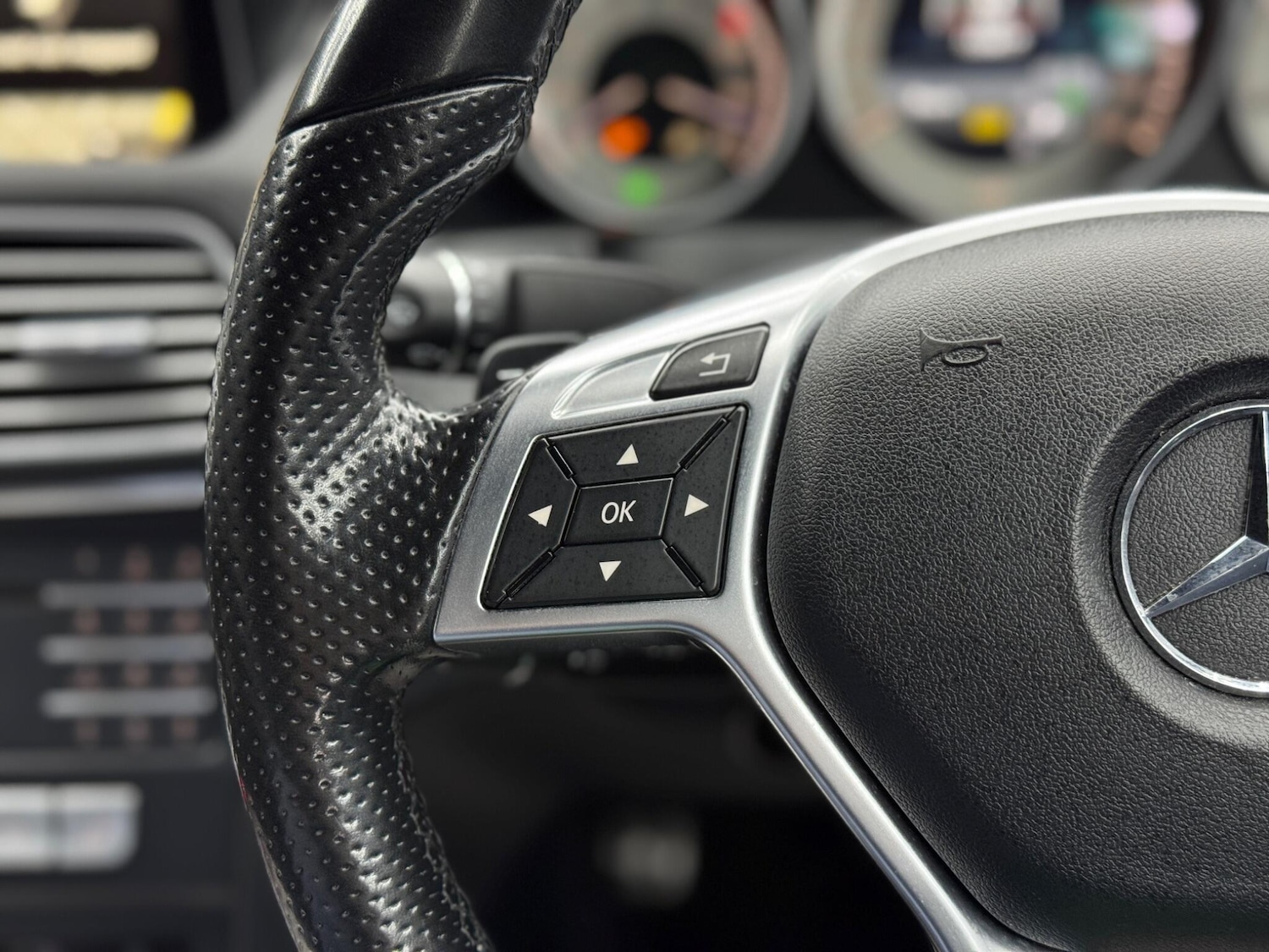 Used Mercedes-Benz E Class for sale - 77549660: Photo 19