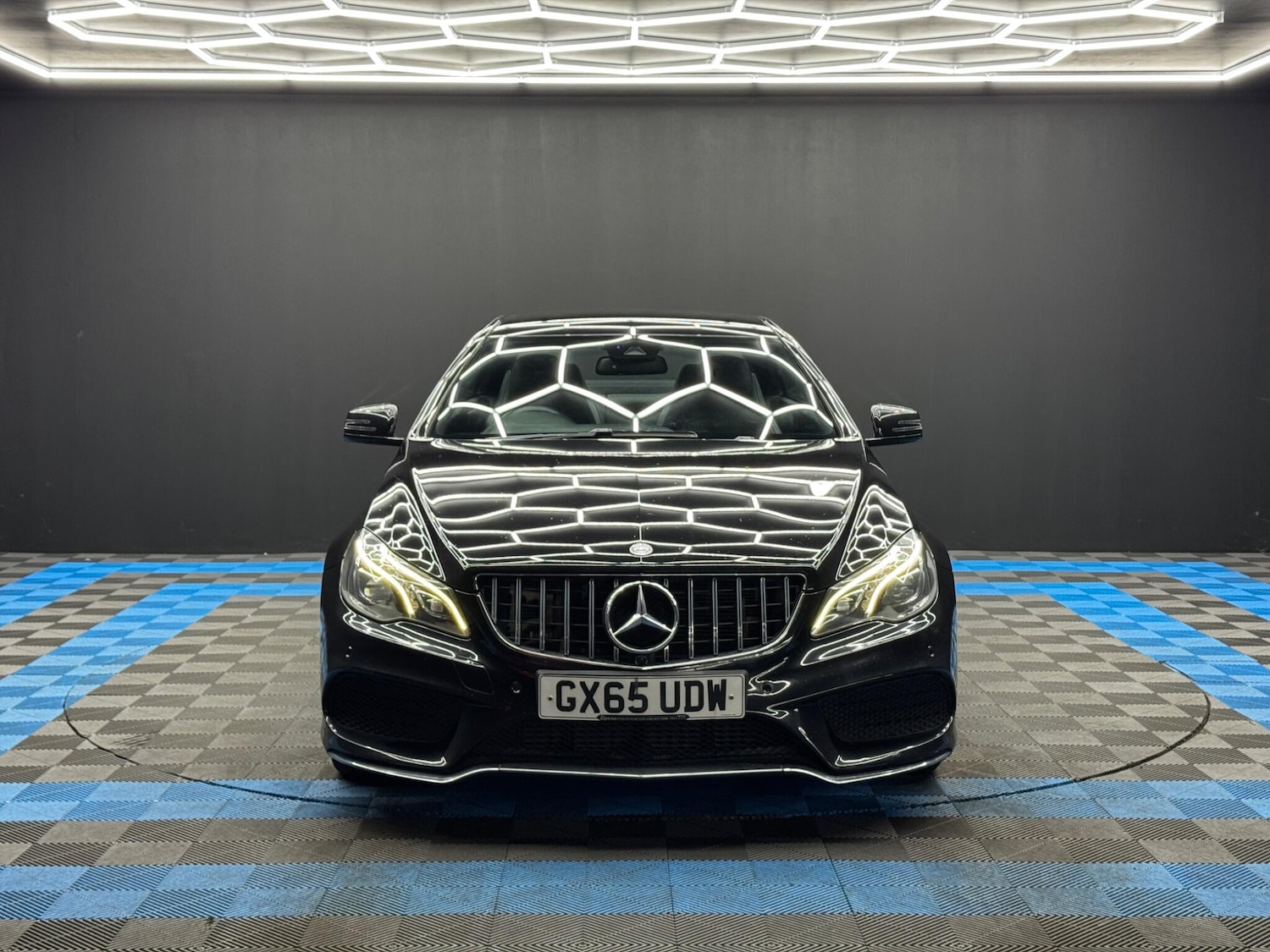 Used Mercedes-Benz E Class for sale - 77549660: Photo 2