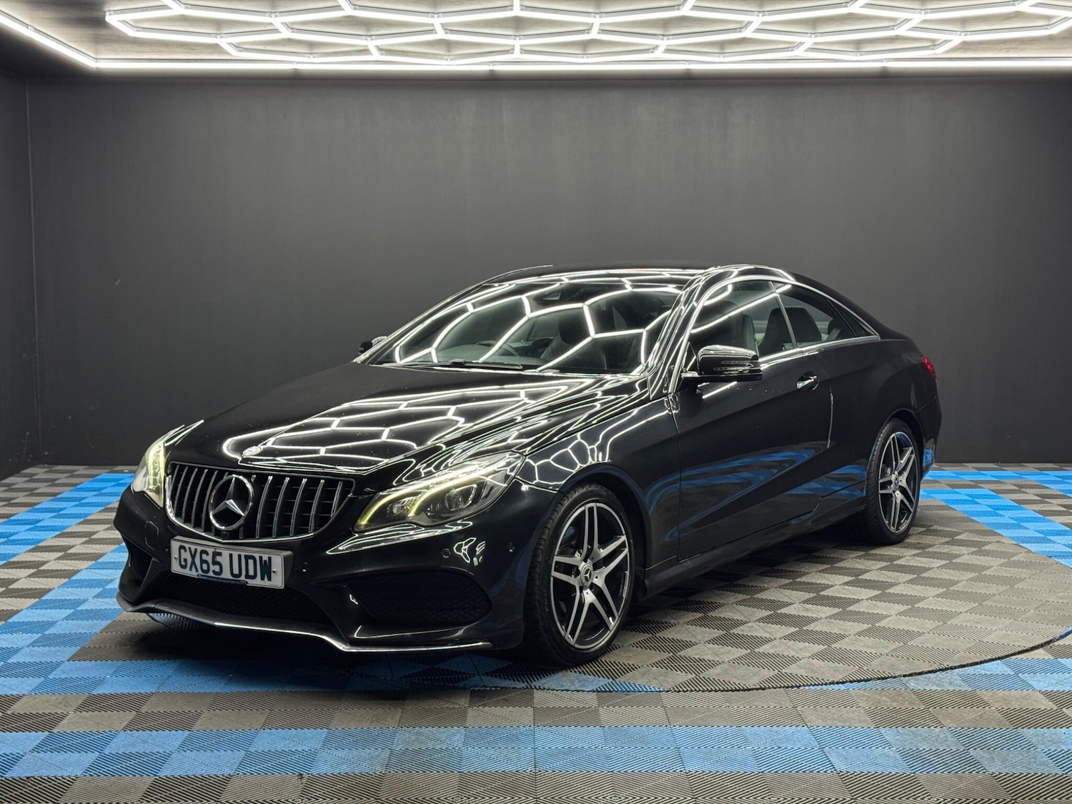 Used Mercedes-Benz E Class for sale - 77549660: Photo 3