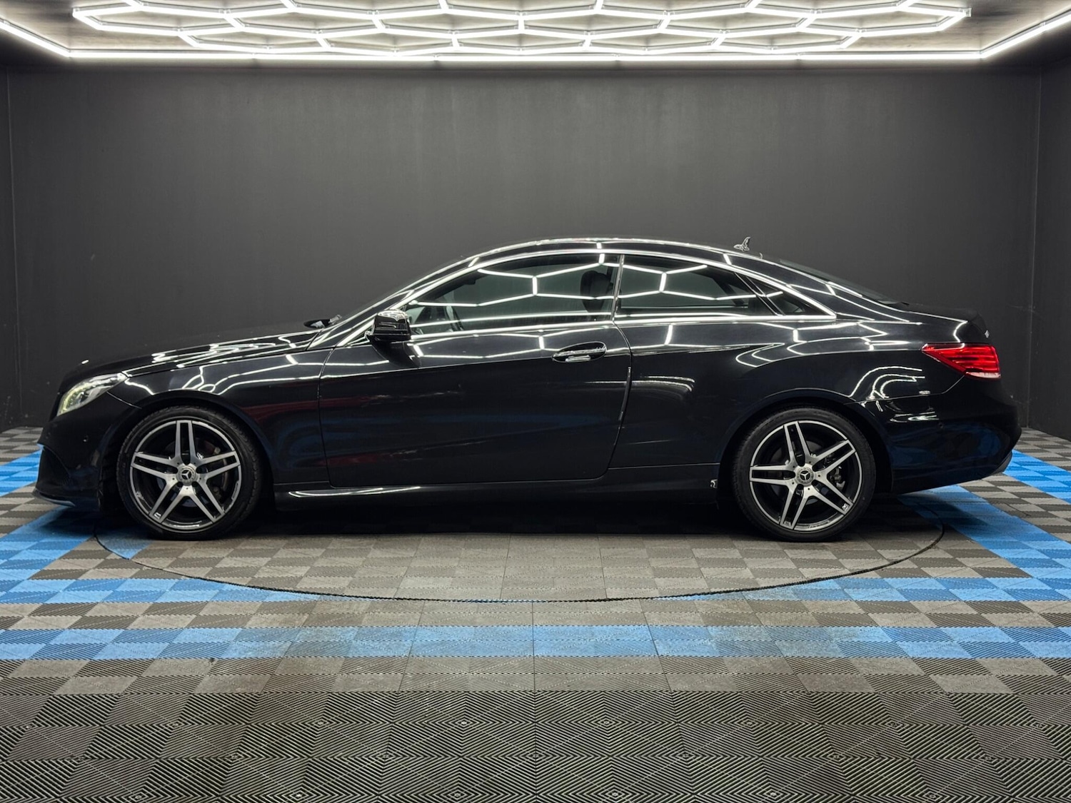 Used Mercedes-Benz E Class for sale - 77549660: Photo 8