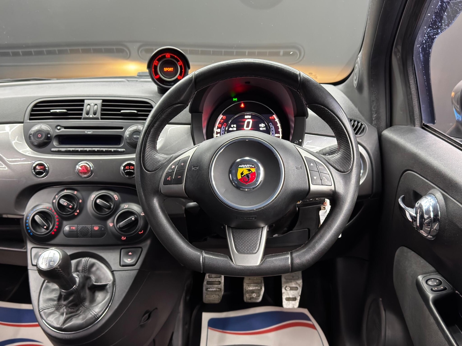 Used Abarth 500 2014 for sale - 77359035: Photo 17