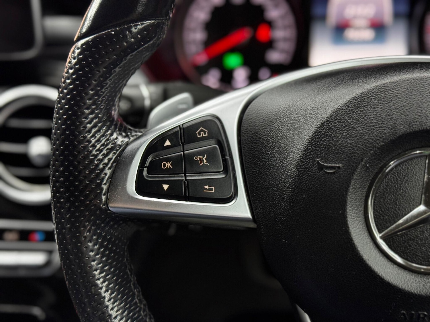 Used Mercedes-Benz GLC 2018 for sale - 76992006: Photo 20