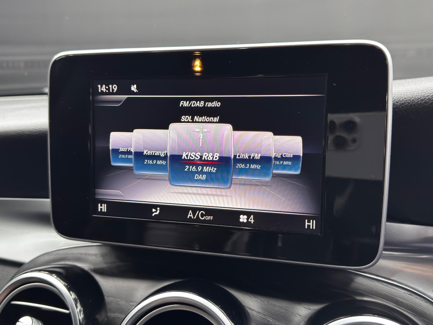 Used Mercedes-Benz GLC 2018 for sale - 76992006: Photo 29