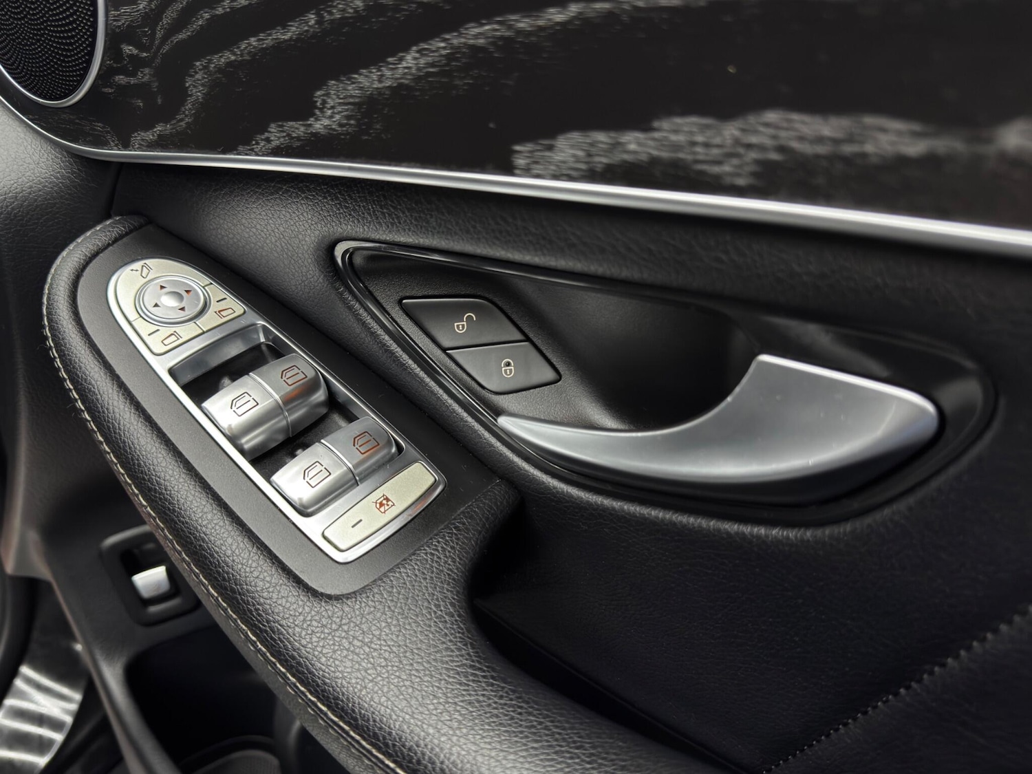 Used Mercedes-Benz GLC 2018 for sale - 76992006: Photo 39